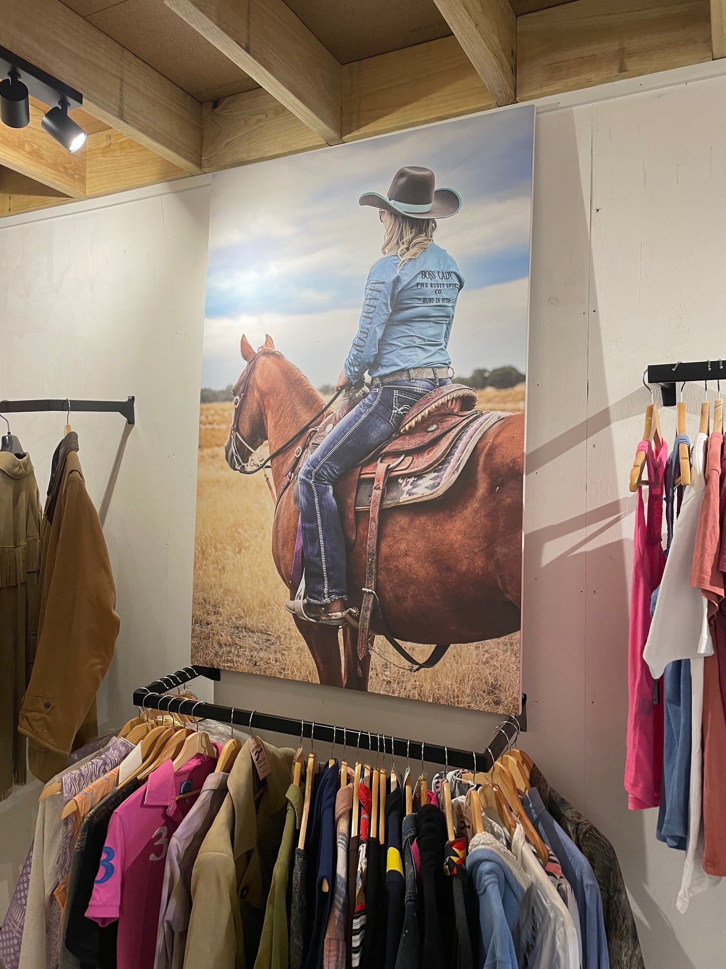 Turn your photos into a canvas print BUY ONE GET ONE 🆓